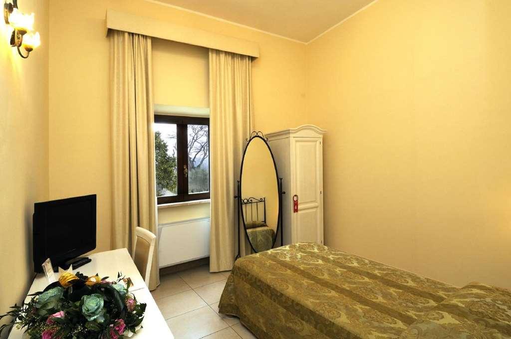 Hotel Villa Fiorita Giulianova Oda fotoğraf