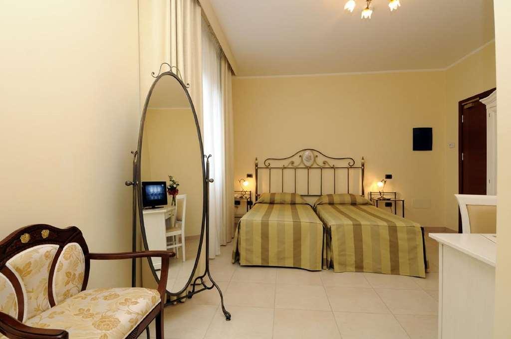 Hotel Villa Fiorita Giulianova Oda fotoğraf