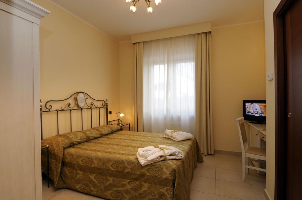 Hotel Villa Fiorita Giulianova Oda fotoğraf